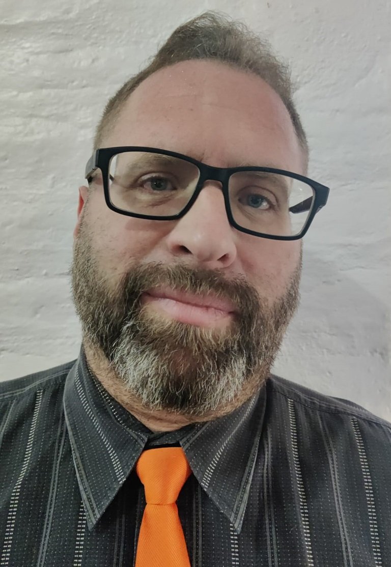 Shem Spillane, English communication coach
